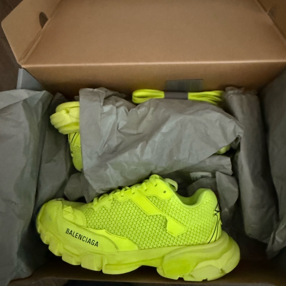BALENCIAGA Track 3 Logo Sneaker